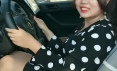 70后小姐姐练车照片,青春再现，驾驭未来